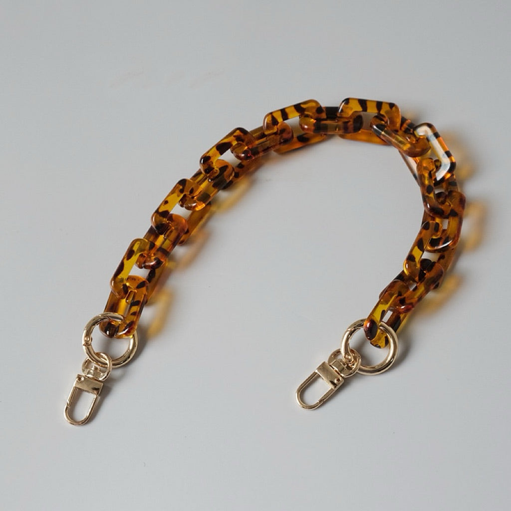 Amber Acrylic Chain – 18" Handle & Decor